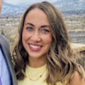 Meet your Posher, Laura